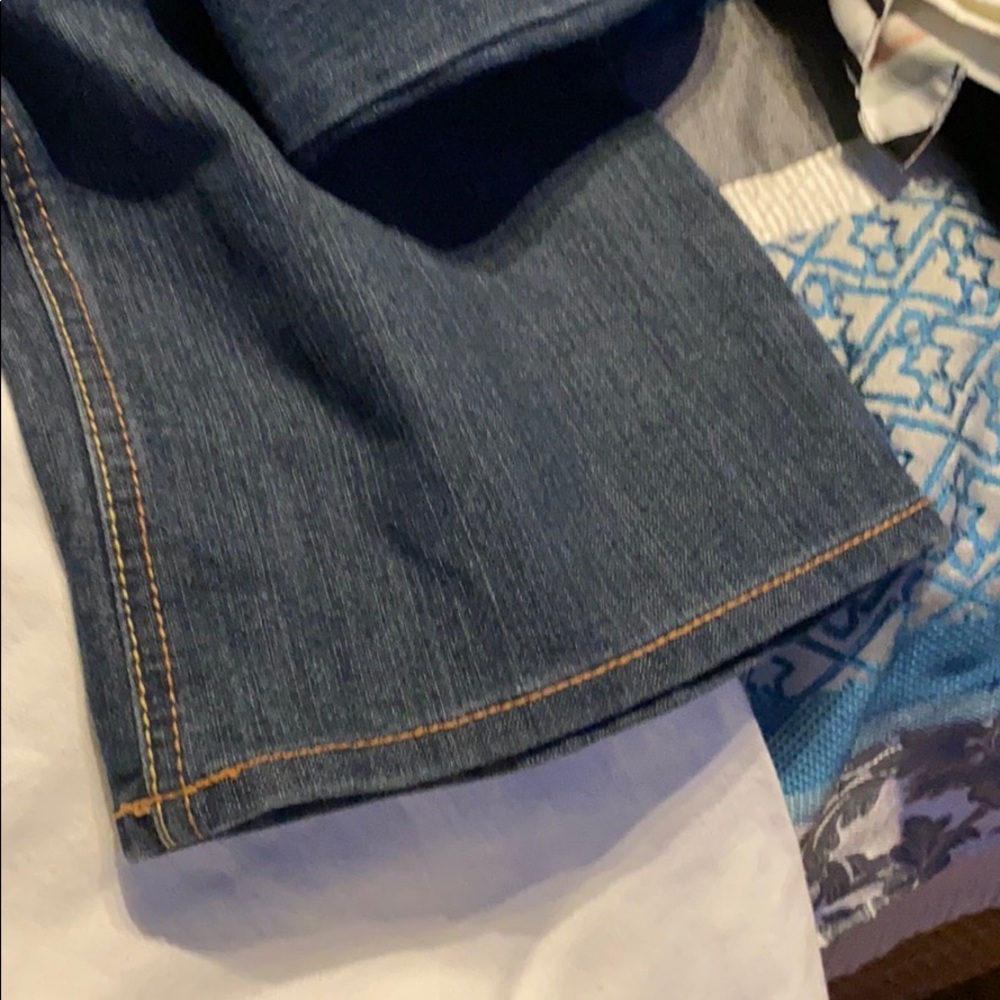 Capris - Picture 2 of 3
